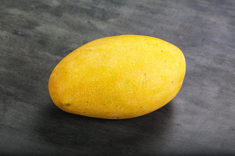 Fresh Indian Banganpalli Mangoes